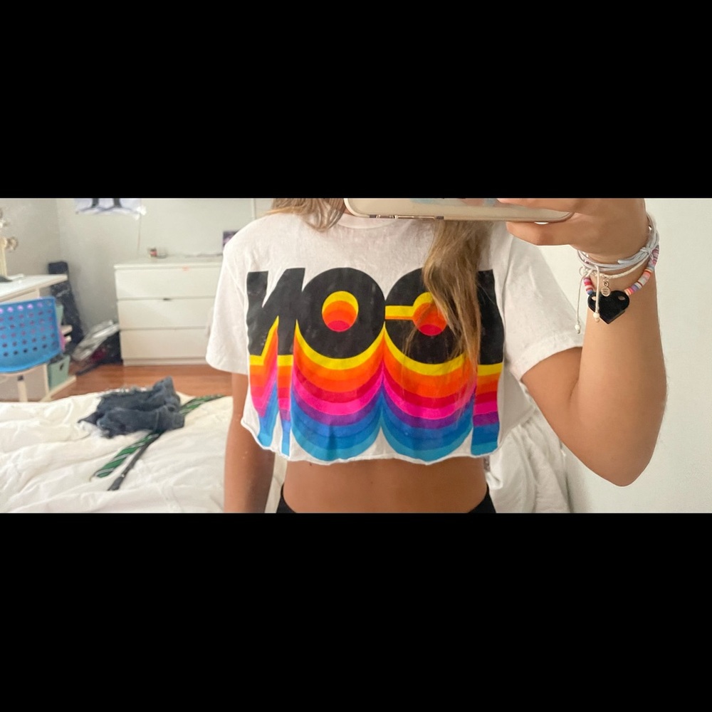 graphic tee crop top